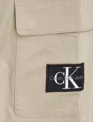 Calvin Klein Jeans - ESSENTIAL REGULAR CARGO PANT - cargo pants - plaza taupe - 8