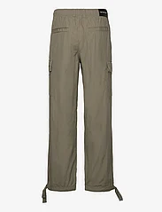 Calvin Klein Jeans - ESSENTIAL REGULAR CARGO PANT - cargohose - dusty olive - 1