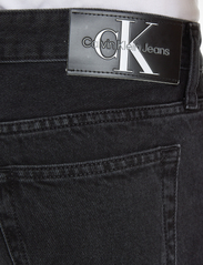 Calvin Klein Jeans - REGULAR TAPER - tapered jeans - denim black - 4