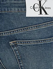 Calvin Klein Jeans - SLIM - džinsa bikses ar tievām starām - denim medium - 5