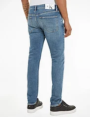 Calvin Klein Jeans - SLIM TAPER - slim fit jeans - denim light - 2