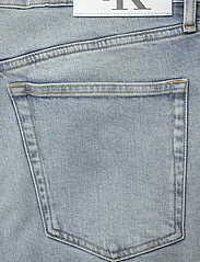 Calvin Klein Jeans - SLIM TAPER - džinsa bikses ar tievām starām - denim light - 4