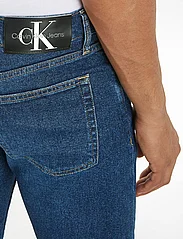 Calvin Klein Jeans - SLIM TAPER - kitsad teksad - denim dark - 3
