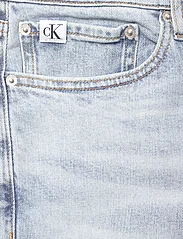 Calvin Klein Jeans - SLIM SHORT - farkkushortsit - denim light - 2