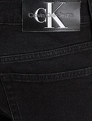 Calvin Klein Jeans - SLIM SHORT - farkkushortsit - denim black - 5