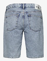 Calvin Klein Jeans - REGULAR SHORT - lühikesed teksapüksid - denim light - 1