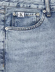 Calvin Klein Jeans - REGULAR SHORT - jeans shorts - denim light - 2