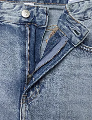 Calvin Klein Jeans - REGULAR SHORT - džinsiniai šortai - denim light - 3