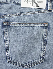 Calvin Klein Jeans - REGULAR SHORT - džinsa šorti - denim light - 4