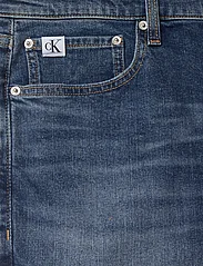 Calvin Klein Jeans - SLIM SHORT - lühikesed teksapüksid - denim medium - 2