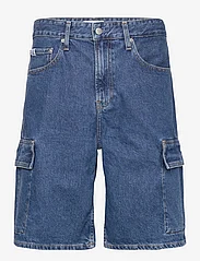 Calvin Klein Jeans - 90S LOOSE SHORT CARGO - džinsiniai šortai - denim medium - 0