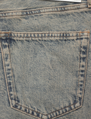 Calvin Klein Jeans - AUTHENTIC STRAIGHT - regular piegriezuma džinsa bikses - denim medium - 4