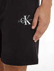 Calvin Klein Jeans - MONOLOGO SHORT - shorts - ck black - 3