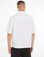 Calvin Klein Jeans - SEERSUCKER SS SHIRT - basic skjortor - bright white - 2
