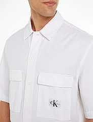 Calvin Klein Jeans - SEERSUCKER SS SHIRT - basic shirts - bright white - 3