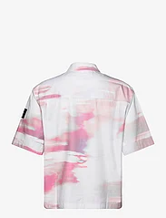 Calvin Klein Jeans - DIFFUSED AOP SS SHIRT - short-sleeved shirts - diffused skyscape aop - 1