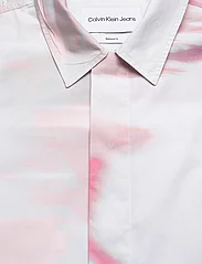 Calvin Klein Jeans - DIFFUSED AOP SS SHIRT - kortärmade skjortor - diffused skyscape aop - 2