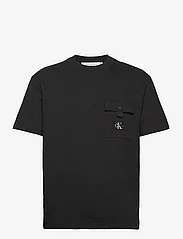 Calvin Klein Jeans - TEXTURE POCKET SS TEE - basis-t-skjorter - ck black - 0