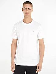 Calvin Klein Jeans - CK EMBRO BADGE TEE - de laveste prisene - bright white - 3