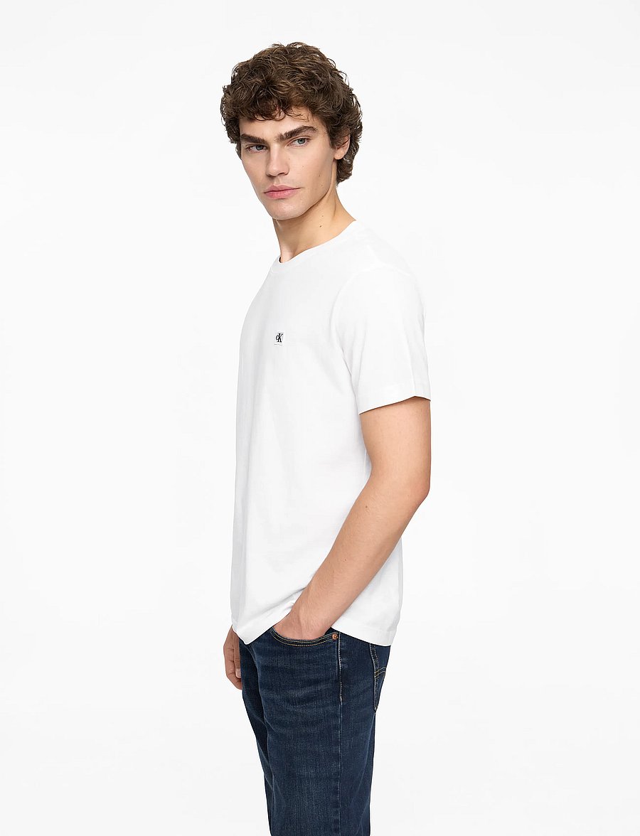 Calvin Klein Jeans - CK EMBRO BADGE TEE - lyhythihaiset - bright white - 3