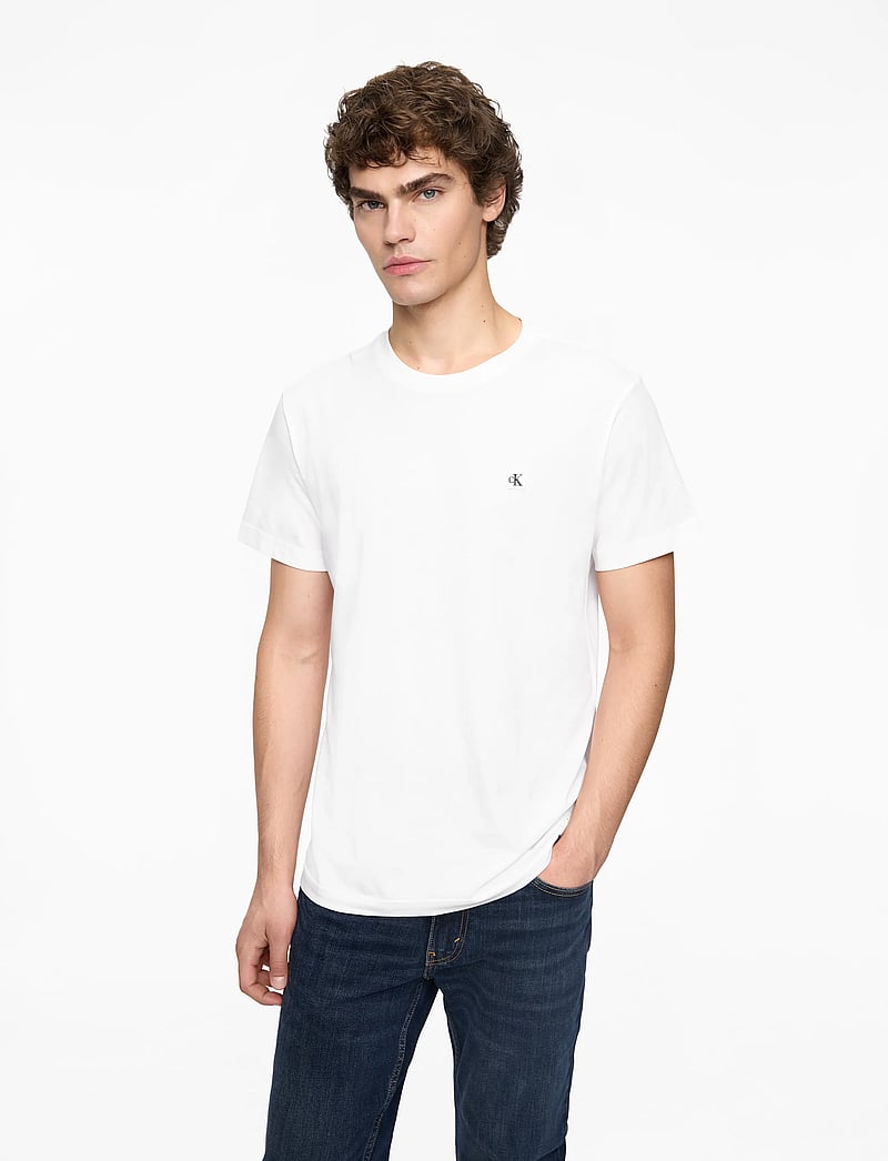 Calvin Klein Jeans - CK EMBRO BADGE TEE - lühikeste varrukatega t-särgid - bright white - 0