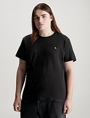 Calvin Klein Jeans - CK EMBRO BADGE TEE - basic t-shirts - ck black - 6