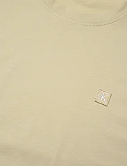 Calvin Klein Jeans - CK EMBRO BADGE TEE - basic t-shirts - green haze - 2