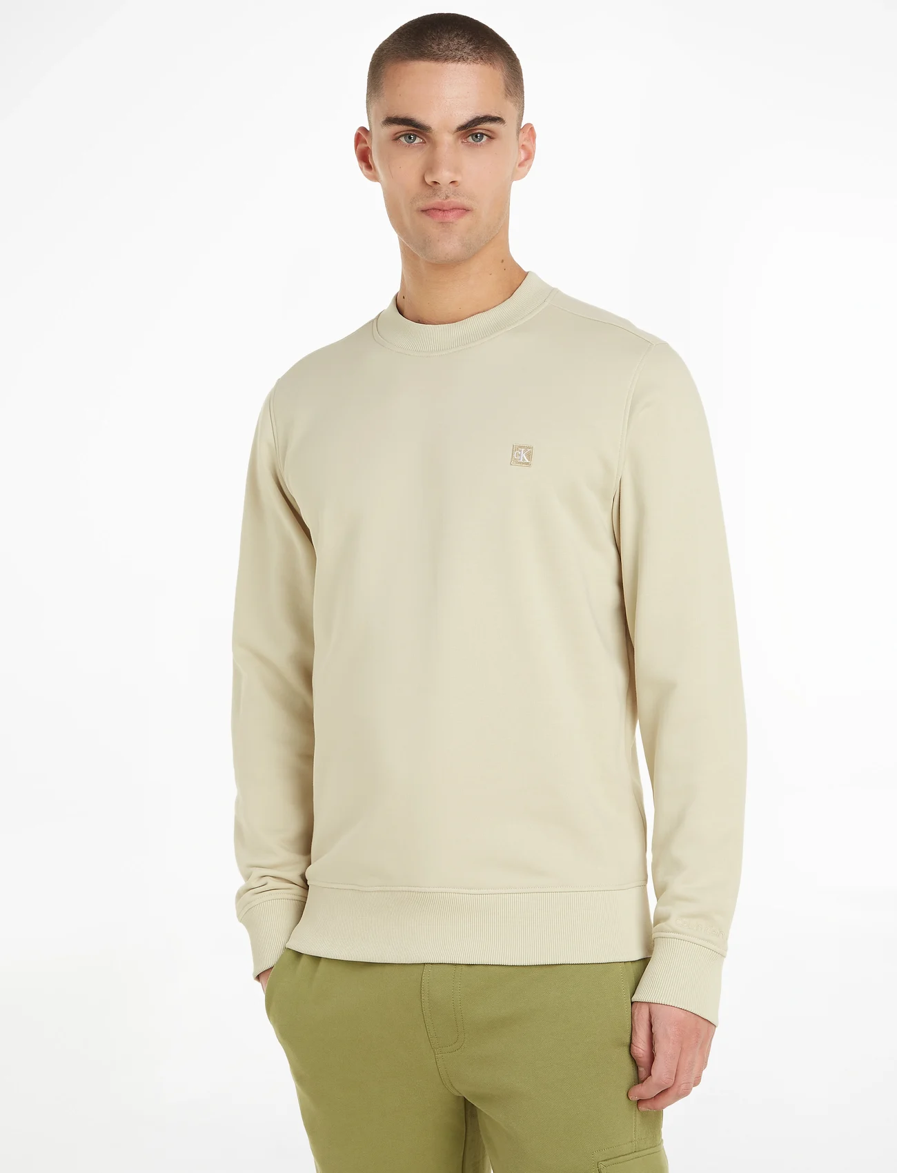 Calvin Klein Jeans - CK EMBRO BADGE CREW NECK - sweatshirts - green haze - 1