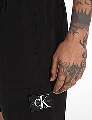 Calvin Klein Jeans - LINEN SHORT - pellavashortsit - ck black - 3