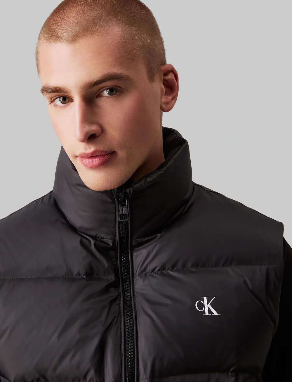 Calvin Klein Jeans Essentials Down Vest 137.25 Buy Vests from Calvin Klein Jeans online at Boozt . Fast delivery and easy returns
