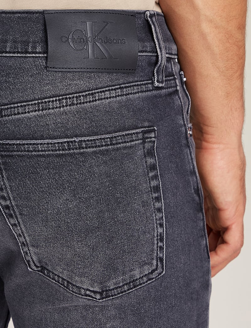 Calvin Klein Jeans - SLIM TAPER - slim jeans - denim black - 4