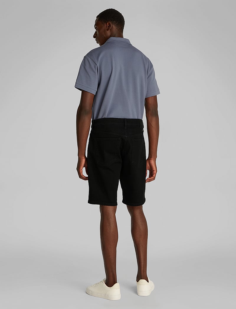 Calvin Klein Jeans - REGULAR SHORT - short en jean - denim black - 2