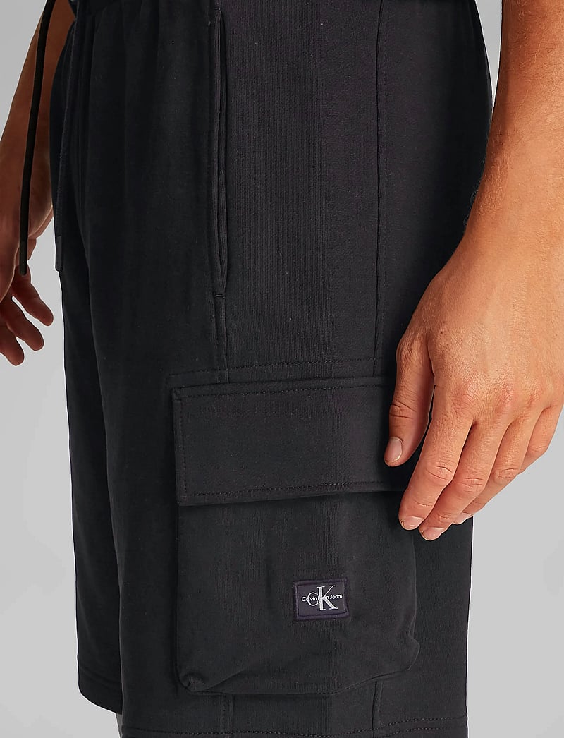 Calvin Klein Jeans - WOVEN LABEL SHORT - sweatshorts - ck black - 5