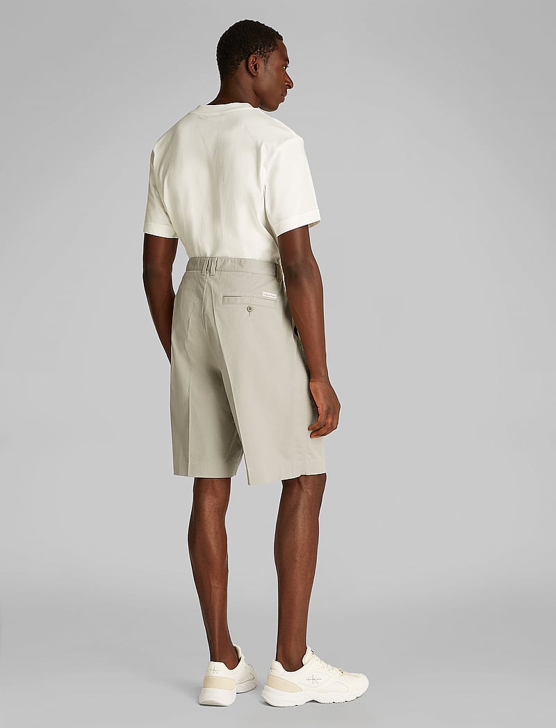 Calvin Klein Jeans - BERMUDA SHORT - chinos shorts - laurel oak - 2