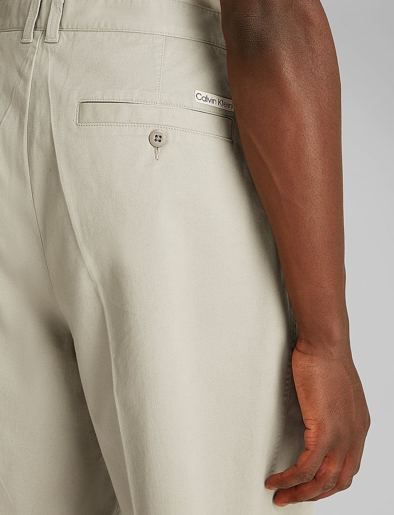 Calvin Klein Jeans - BERMUDA SHORT - chinos shorts - laurel oak - 3