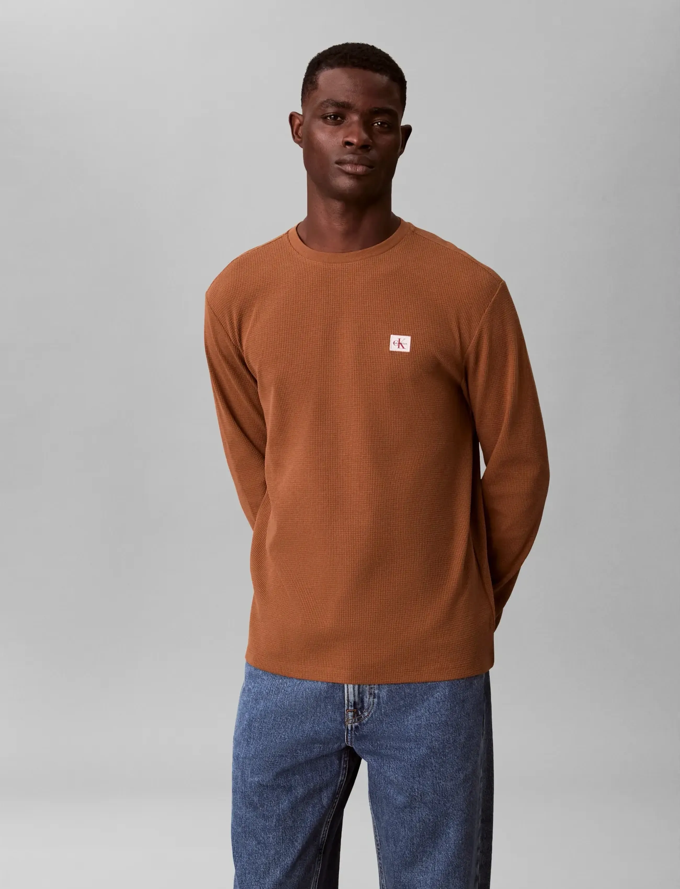 Calvin Klein Jeans LS WAFFLE BADGE CREWNK TEE - T-shirts - BRONZE GOLD / brown