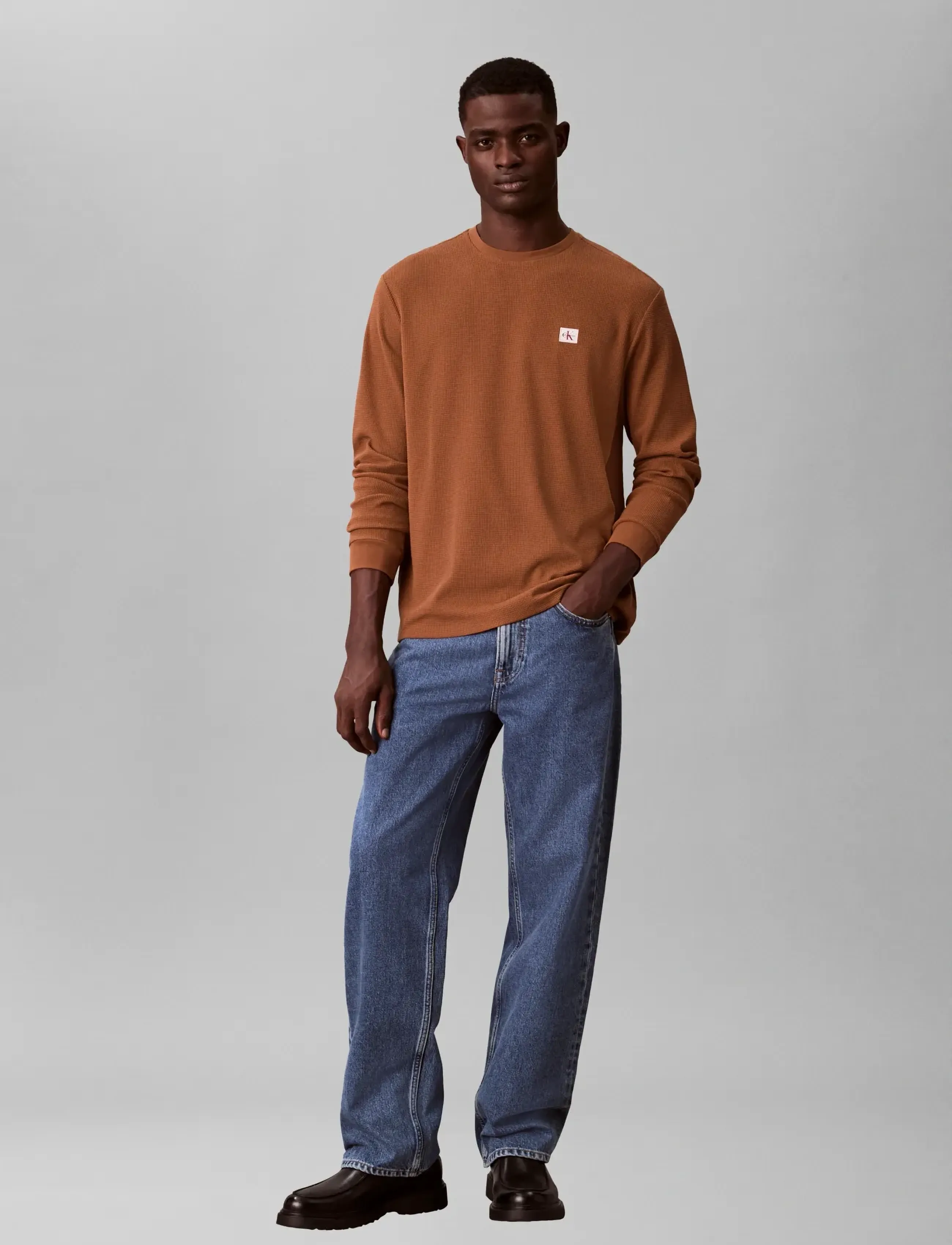 Calvin Klein Jeans - LS WAFFLE HERITAGE LBL TEE - langærmede t-shirts - bronze gold - 2