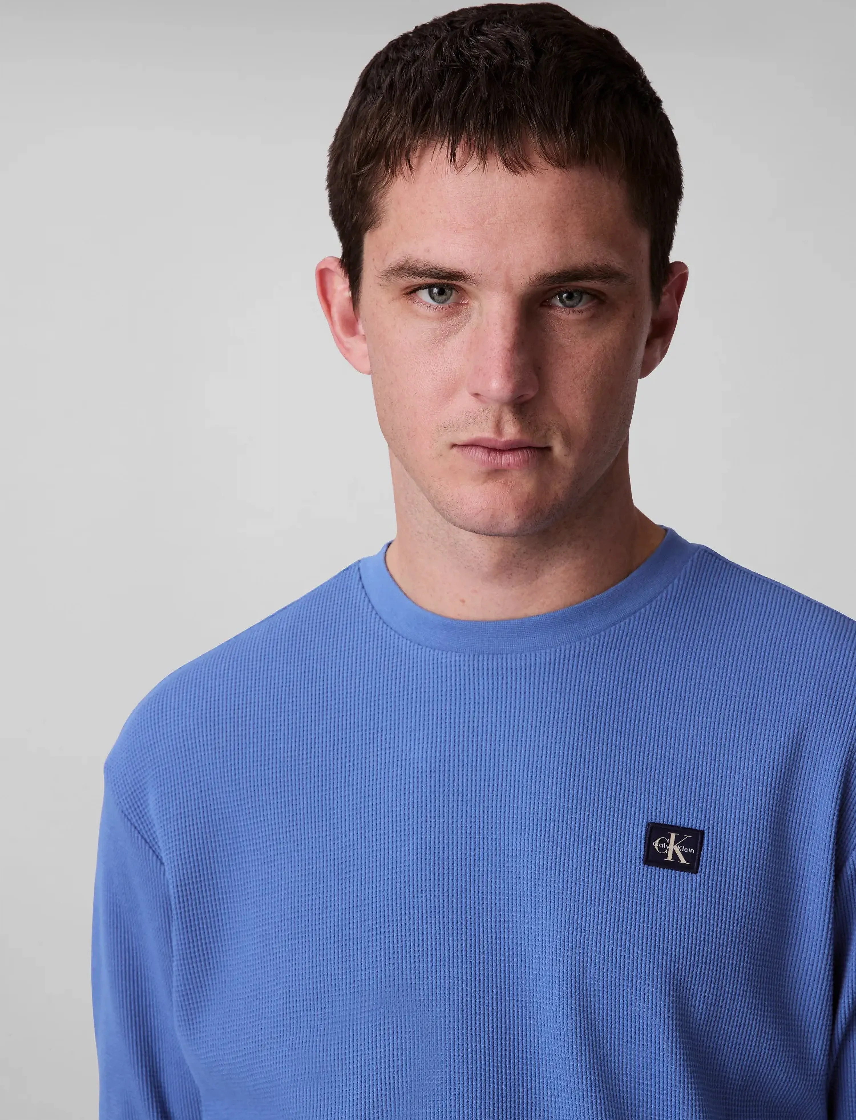 Calvin Klein Jeans - LS WAFFLE BADGE CREWNK TEE - langærmede t-shirts - dull nile blue - 5
