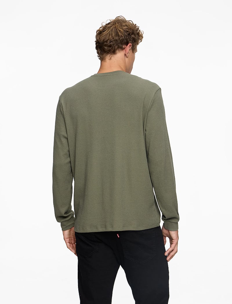 Calvin Klein Jeans - LS WAFFLE BADGE CREWNK TEE - langärmelig - dusty olive - 4