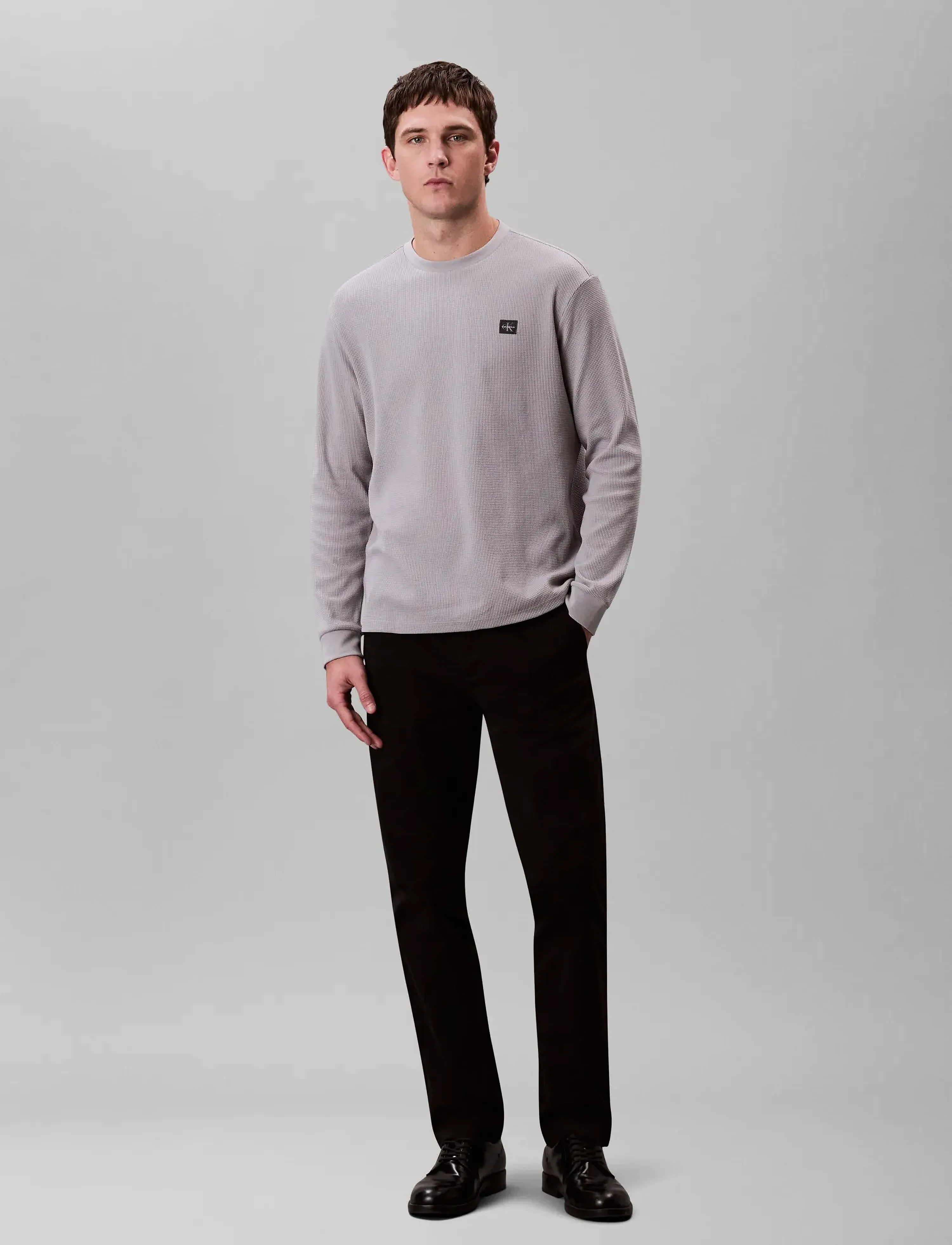 Calvin Klein Jeans - LS WAFFLE BADGE CREWNK TEE - langærmede t-shirts - formal gray - 3