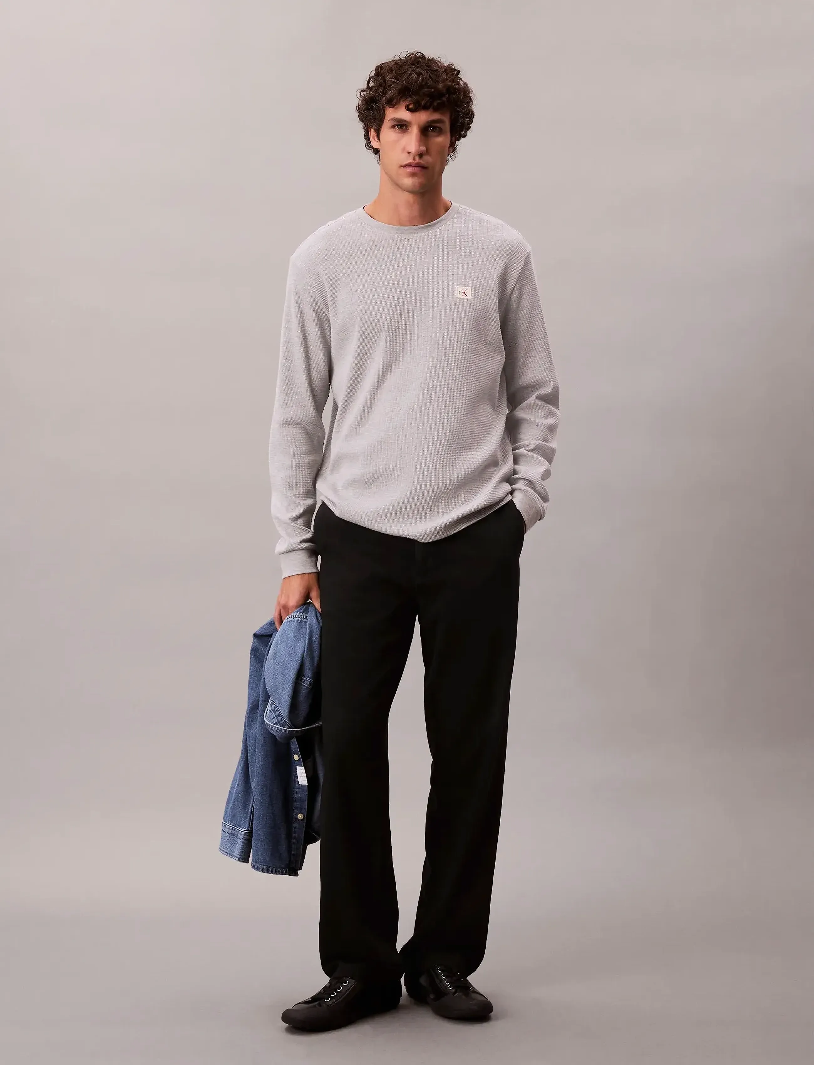 Calvin Klein Jeans LS WAFFLE BADGE CREWNK TEE - T-Shirts - HEROIC GREY HTR / grey