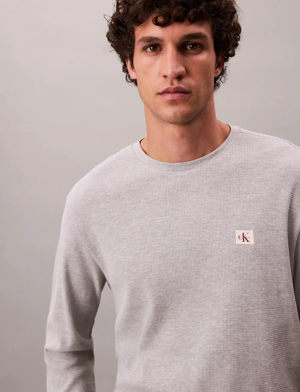 Calvin Klein Jeans - LS WAFFLE BADGE CREWNK TEE - t-shirts à manches longues - heroic grey htr - 3