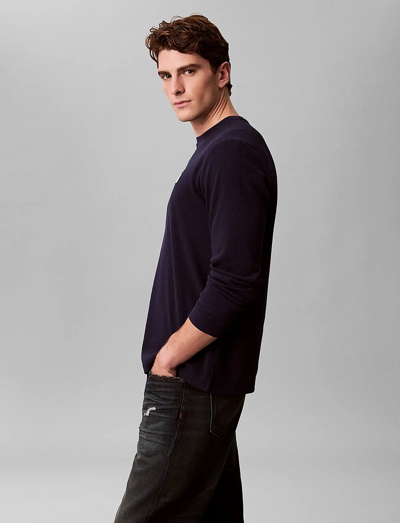 Calvin Klein Jeans - LS WAFFLE BADGE CREWNK TEE - langärmelig - maritime blue - 5