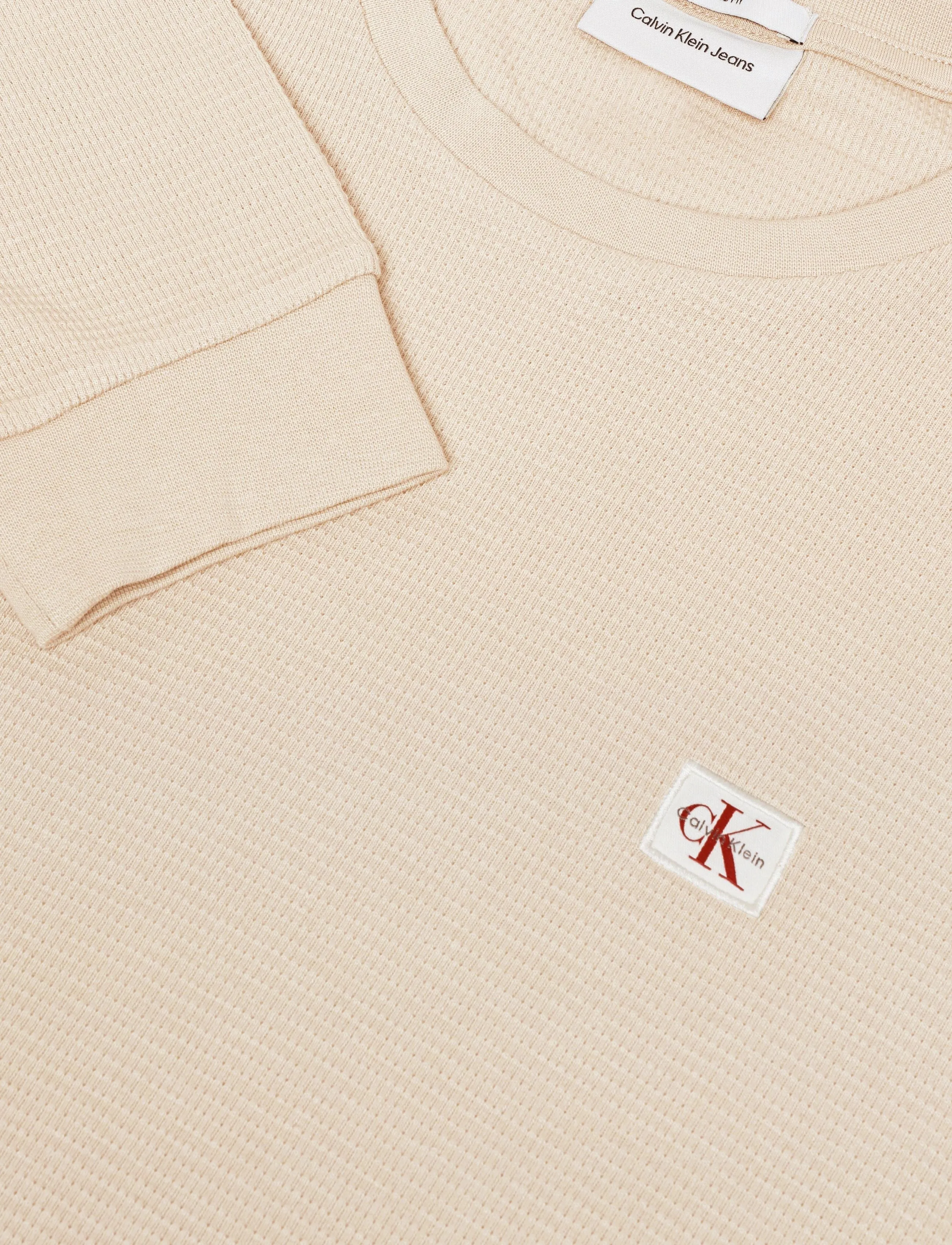 Calvin Klein Jeans - LS WAFFLE BADGE CREWNK TEE - langærmede t-shirts - plaza taupe - 2