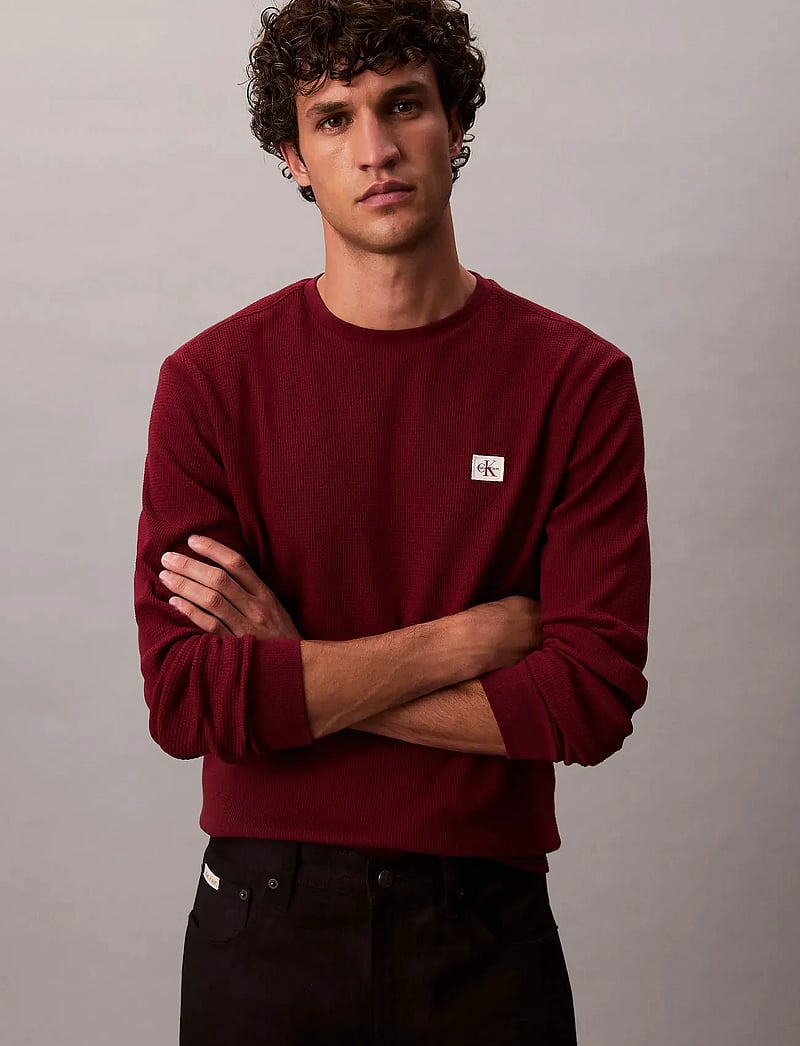 Calvin Klein Jeans - LS WAFFLE BADGE CREWNK TEE - langærmede t-shirts - renaissance red - 4