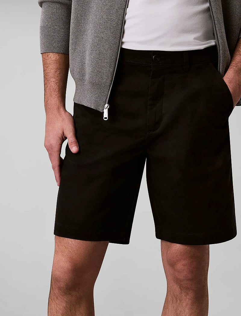 Calvin Klein Jeans - CLASSIC COTTON CHINO SHORT 9 IN - chino lühikesed püksid - black - 5