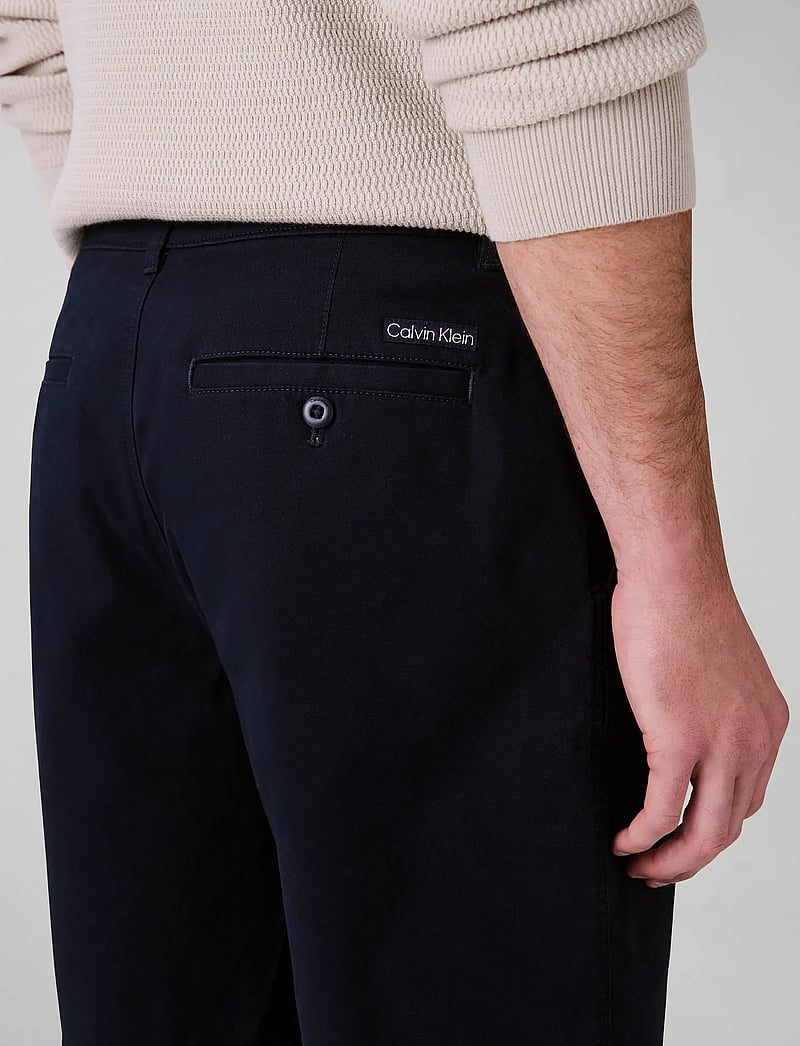 Calvin Klein Jeans - CLASSIC COTTON CHINO SHORT 9 IN - chino lühikesed püksid - dark sapphire - 5