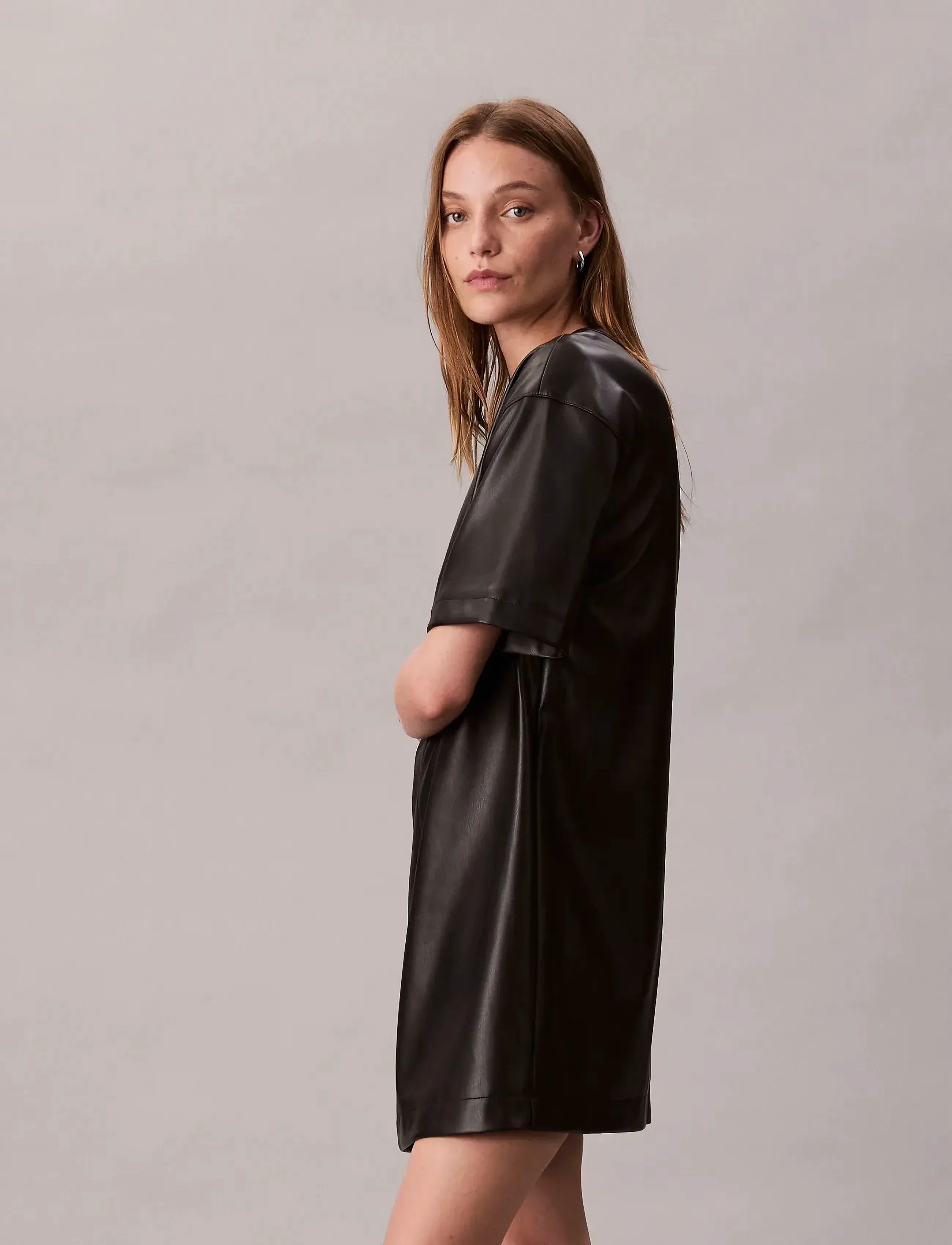 Calvin Klein Jeans - Faux Leather T-shirt Mini Dress - t-shirtkjoler - black - 5