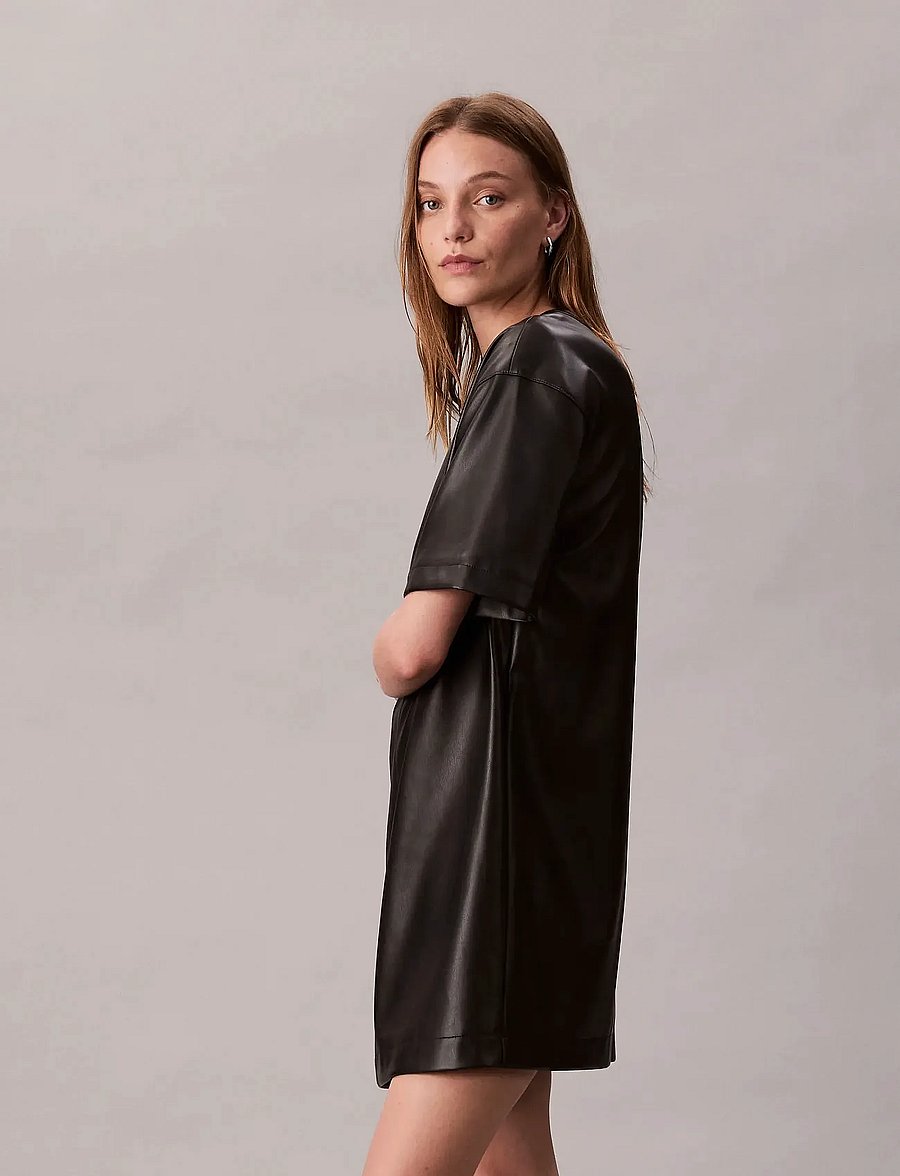 Calvin Klein Jeans - Faux Leather T-shirt Mini Dress - t-shirt-kleider - black - 5