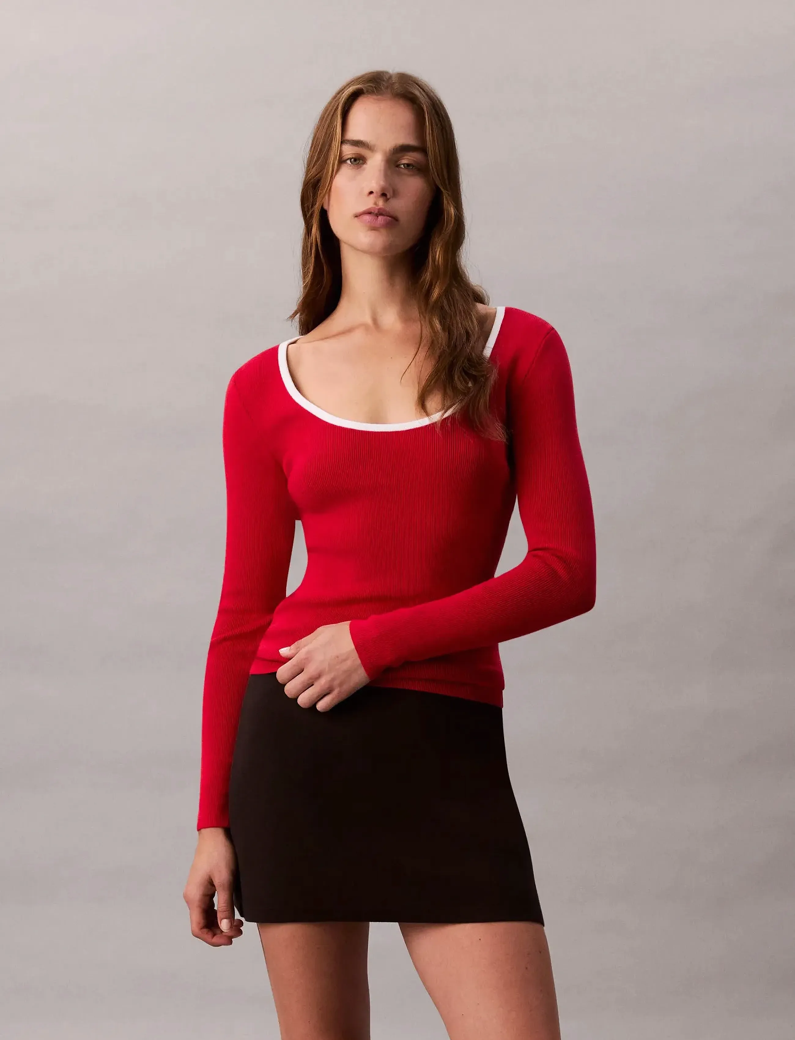 Calvin Klein Jeans LS Color Blocked Cotton Sweater - Tøj - BRILLIANT WHITE / red